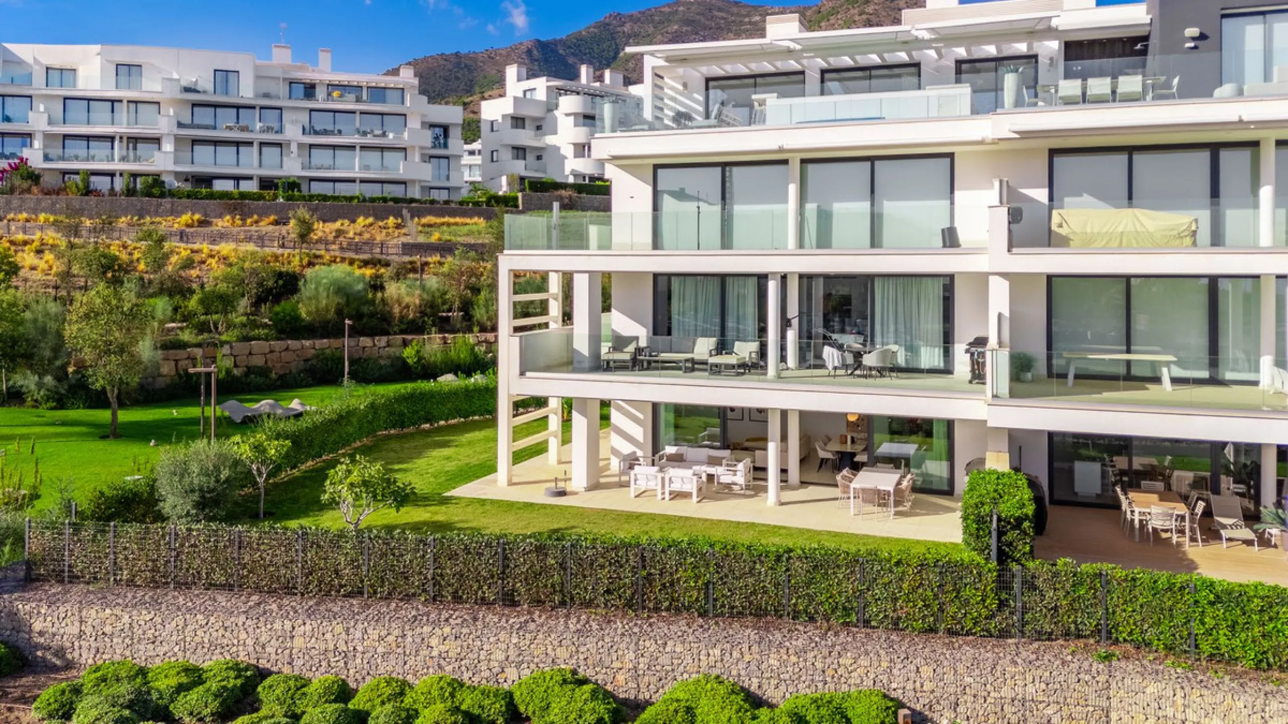 Stunning west facing corner garden apartment, with 3 bedrooms, and 2 bathrooms, spacious living-dining room, open plan kitchen fully furnished and equipped with electricial appliances from Bosch, including MIELE fridge/freezer, laundry area with washing m