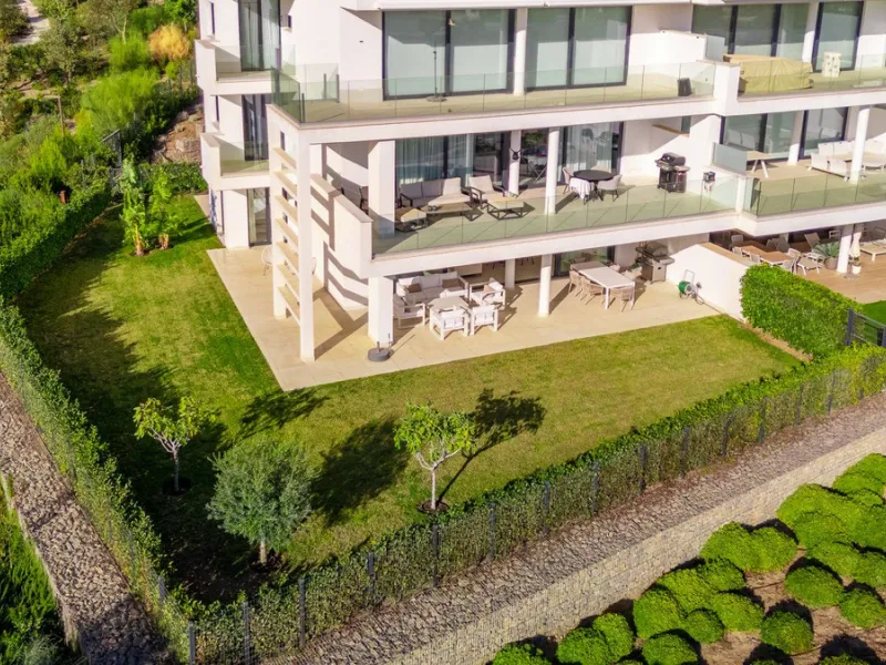 Stunning west facing corner garden apartment, with 3 bedrooms, and 2 bathrooms, spacious living-dining room, open plan kitchen fully furnished and equipped with electricial appliances from Bosch, including MIELE fridge/freezer, laundry area with washing m