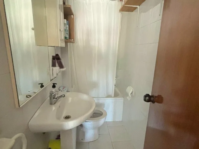 Discover this excellent opportunity to live just 300 meters from the beach, in a 122 m² apartment facing southeast, which stands out for its great light and spaciousness in every room.