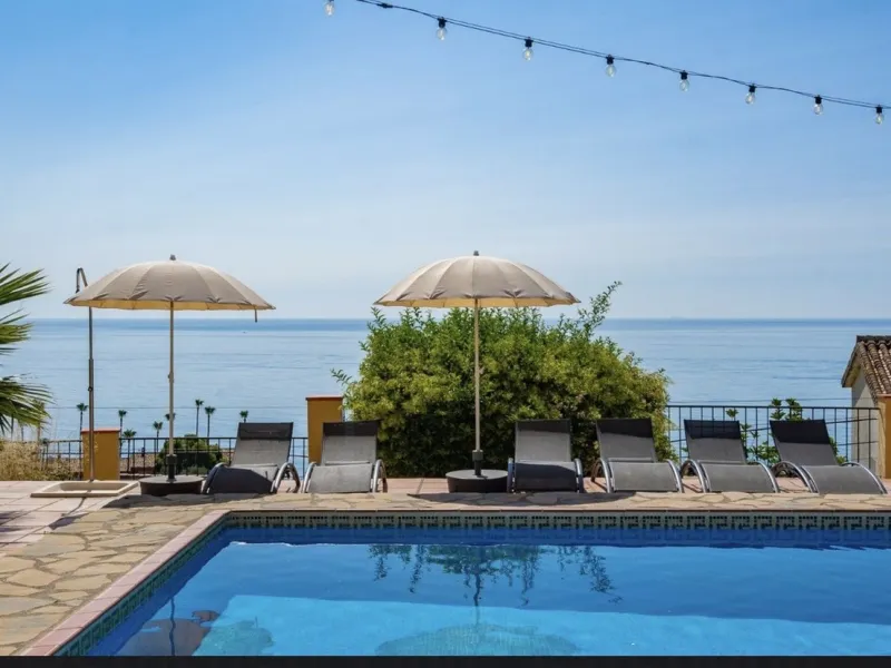 Stunning 8-Bedroom Villa with Panoramic Sea Views & Exceptional Investment Potential – Estepona