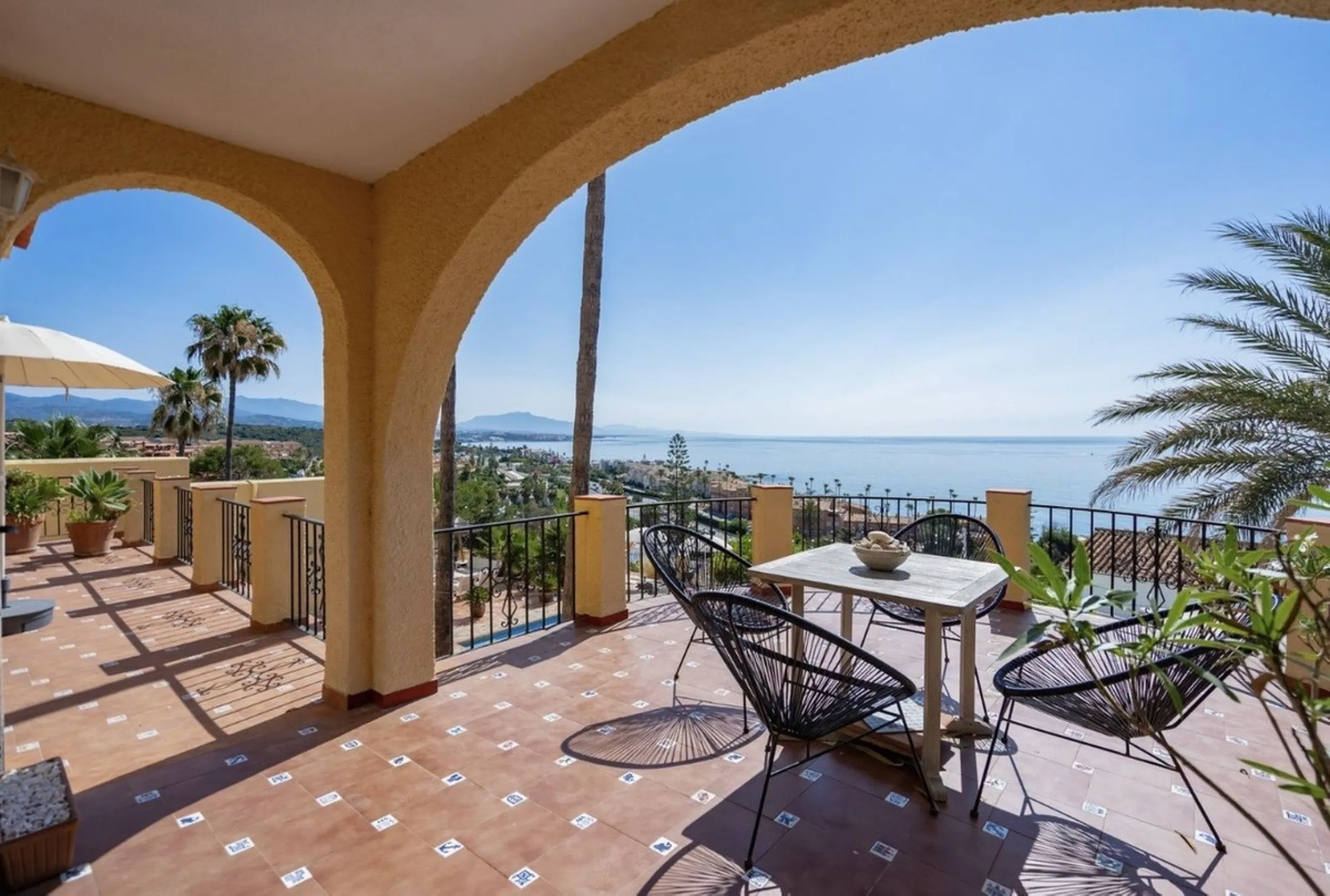 Stunning 8-Bedroom Villa with Panoramic Sea Views & Exceptional Investment Potential – Estepona