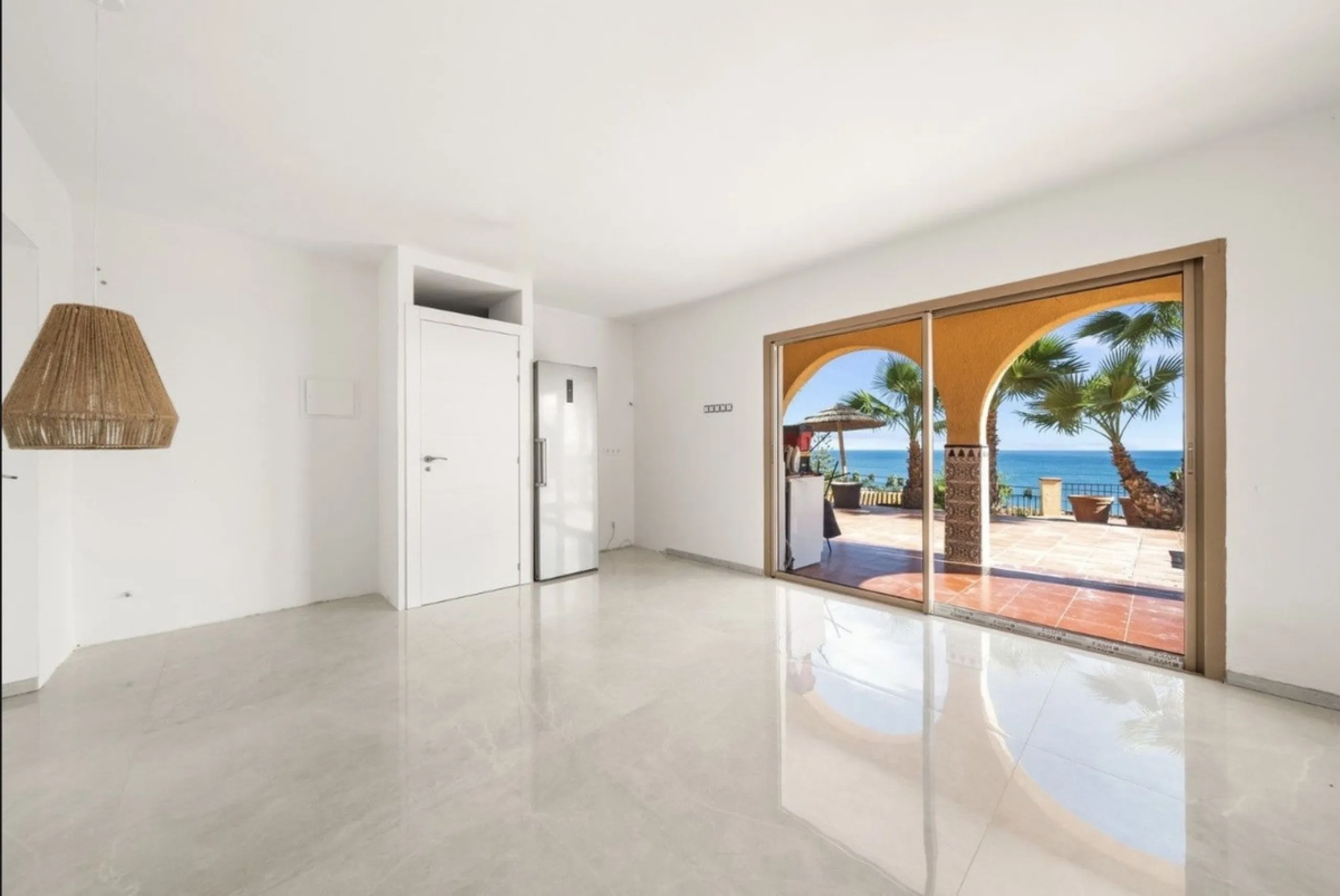 Stunning 8-Bedroom Villa with Panoramic Sea Views & Exceptional Investment Potential – Estepona