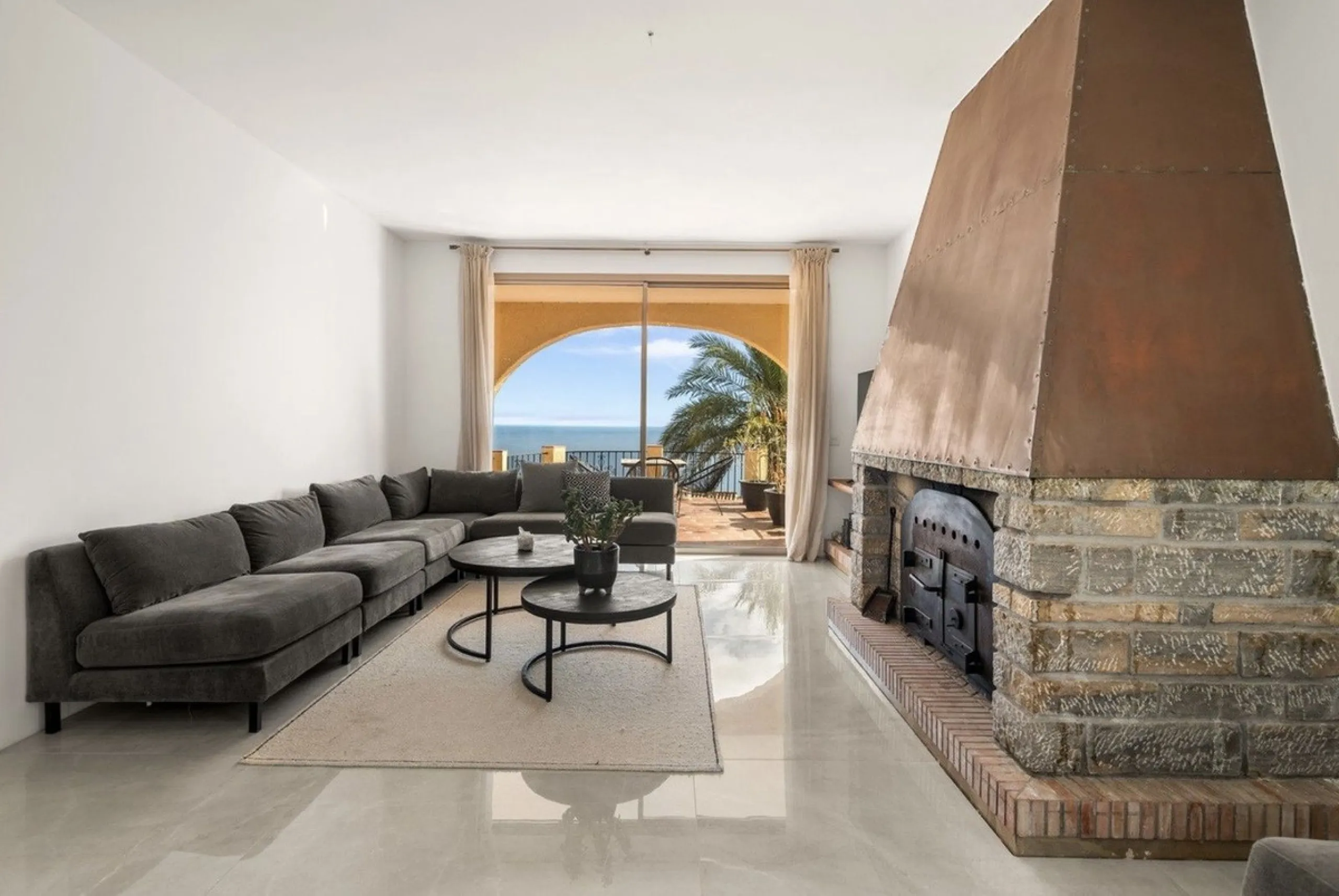 Stunning 8-Bedroom Villa with Panoramic Sea Views & Exceptional Investment Potential – Estepona