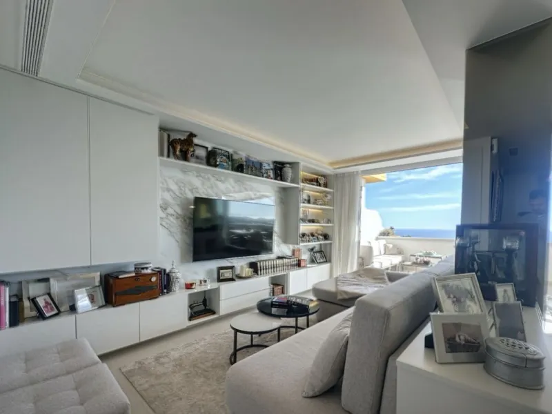 This exceptional triplex penthouse stands out as one of the most unique and meticulously designed properties in the Selwo area of Estepona. Its current owners, **renowned interior designers**, carried out a complete **bespoke, full-scale renovation**, ori