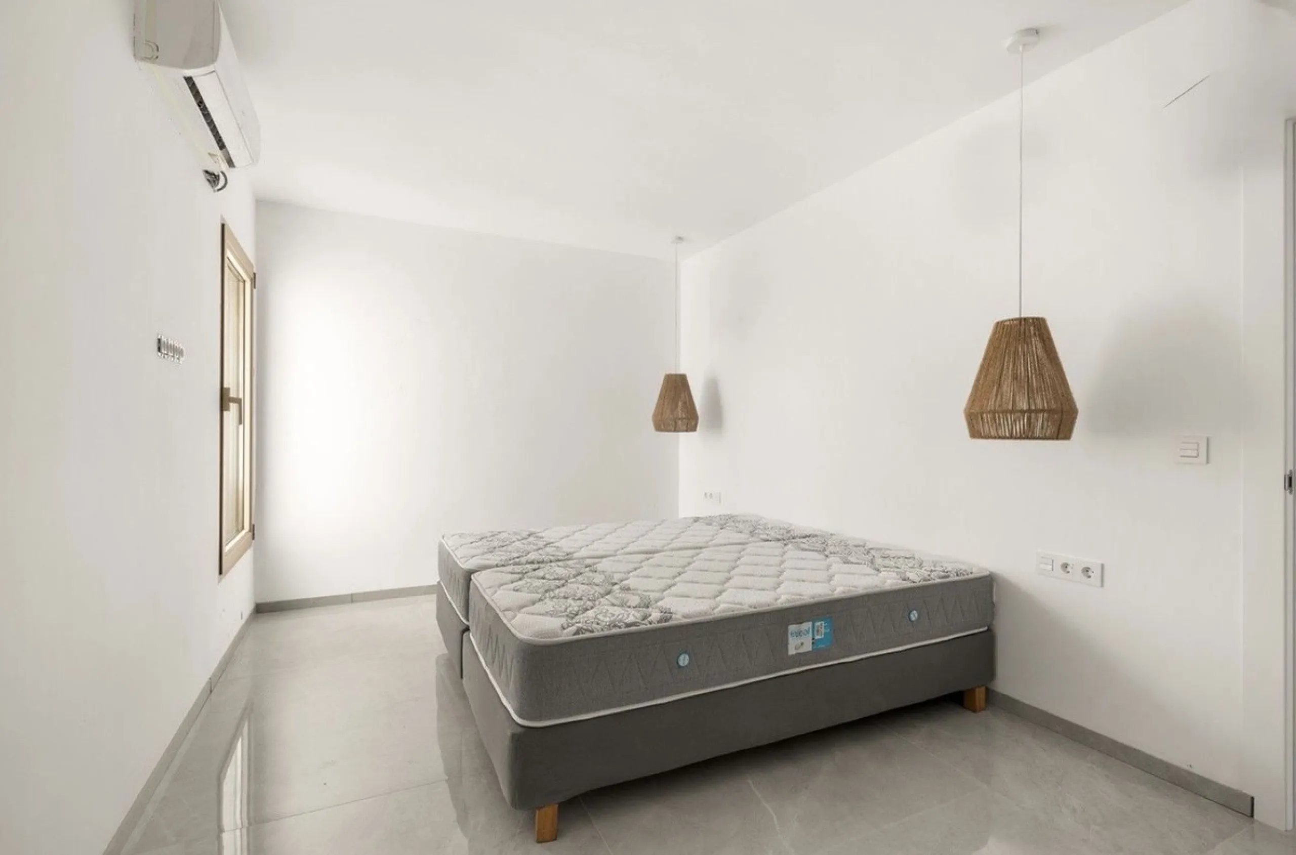 Stunning 8-Bedroom Villa with Panoramic Sea Views & Exceptional Investment Potential – Estepona