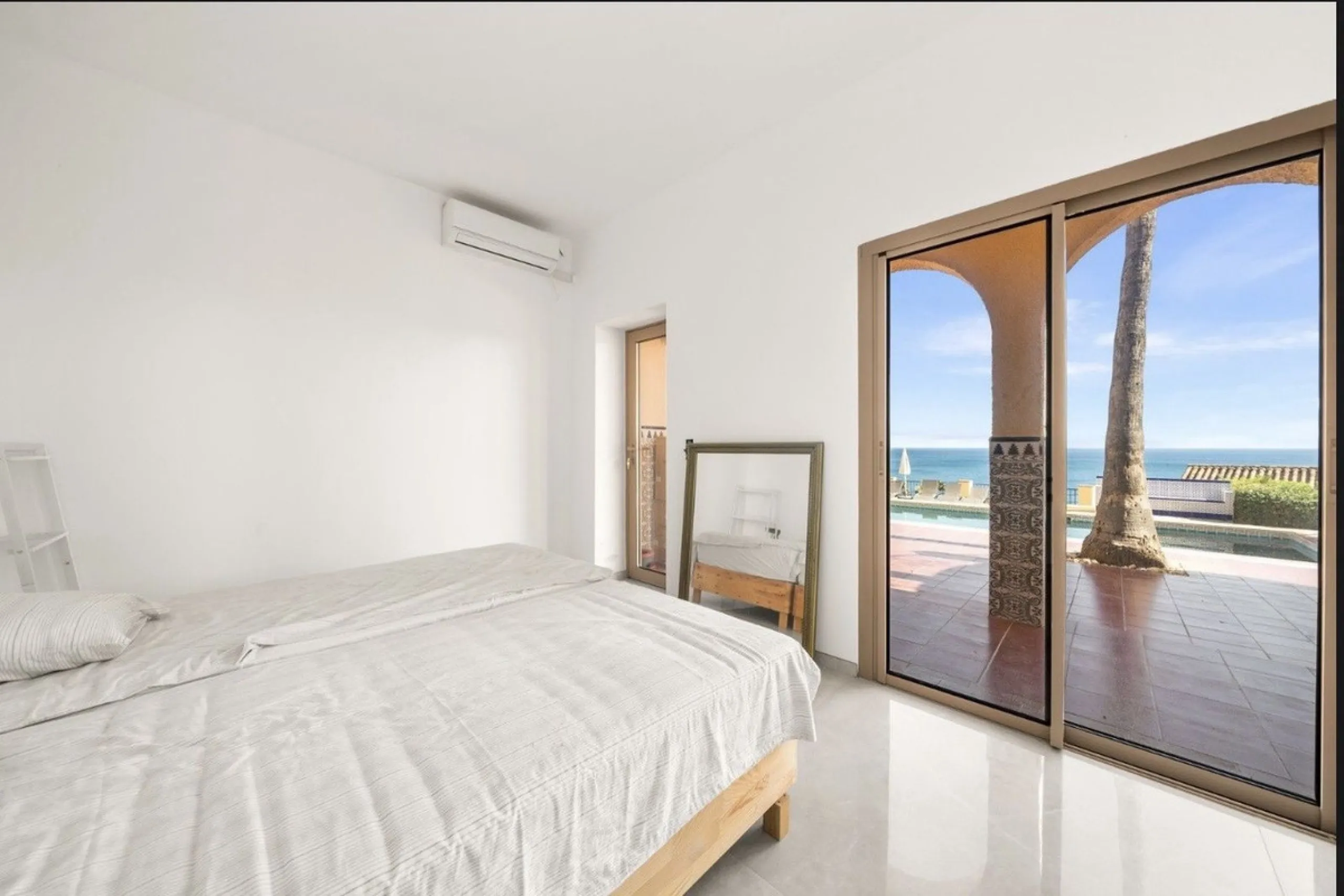 Stunning 8-Bedroom Villa with Panoramic Sea Views & Exceptional Investment Potential – Estepona