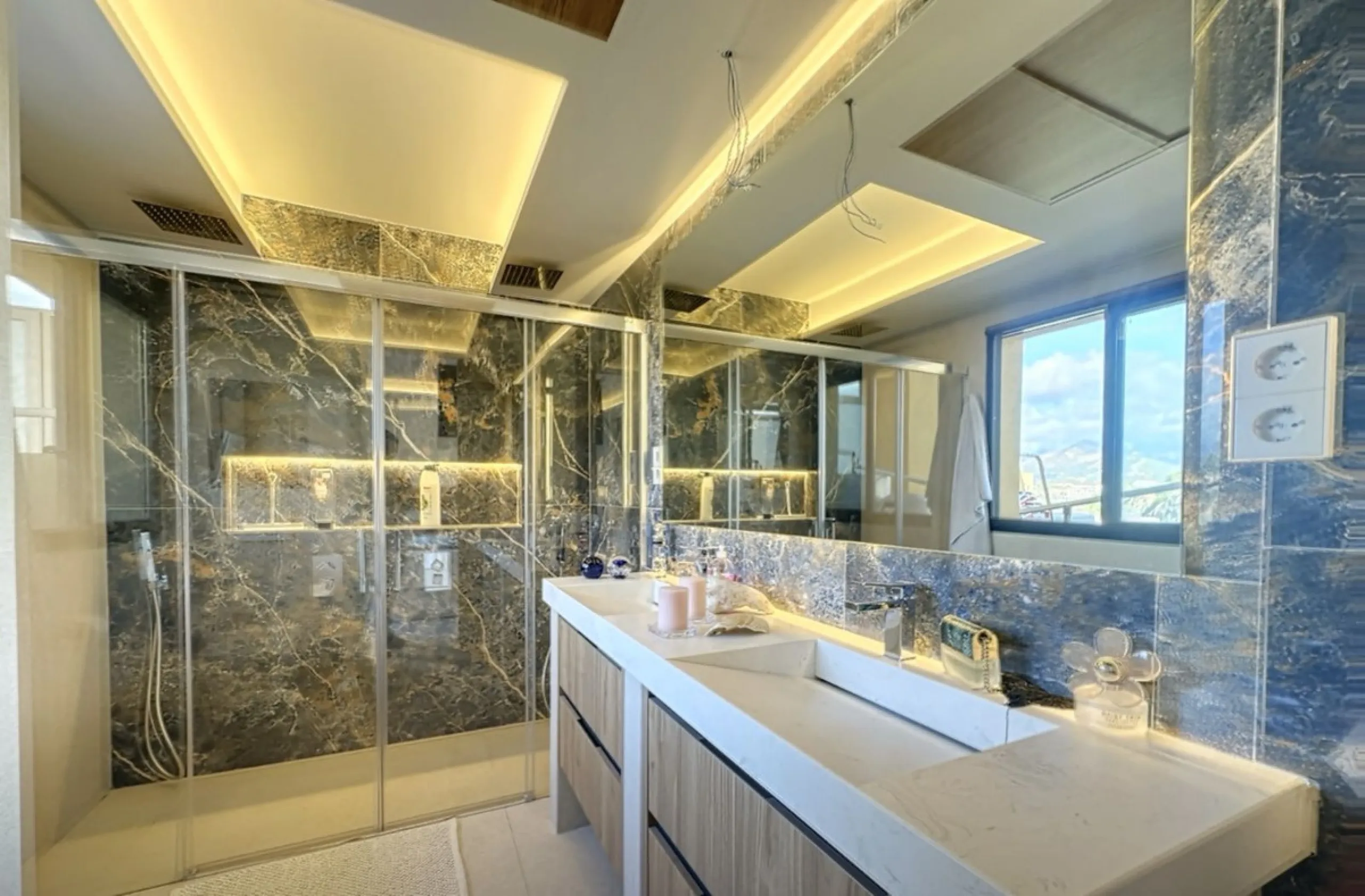 This exceptional triplex penthouse stands out as one of the most unique and meticulously designed properties in the Selwo area of Estepona. Its current owners, **renowned interior designers**, carried out a complete **bespoke, full-scale renovation**, ori