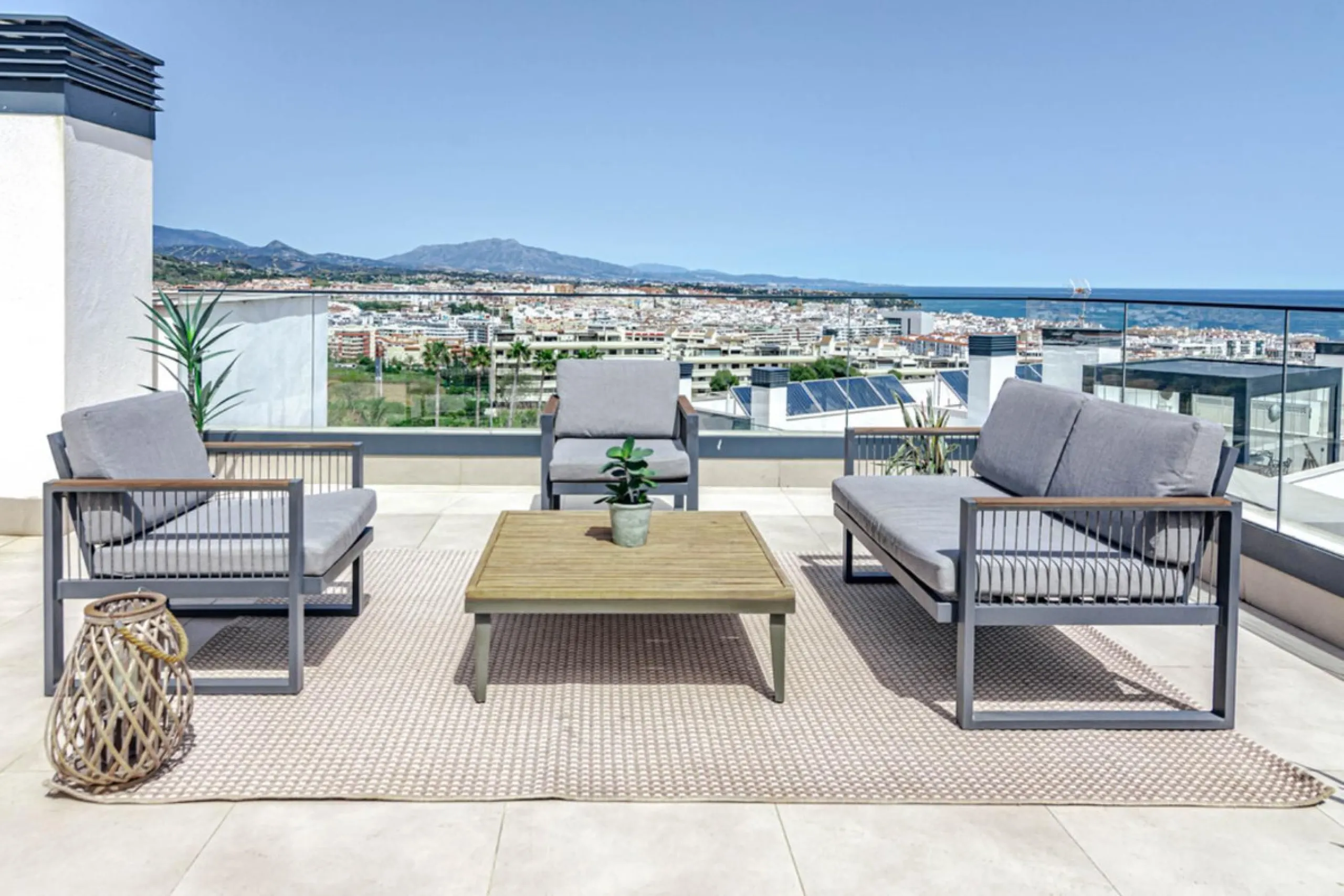 Stunning 3-Bedroom penthouse in Las mesas, estepona – Panoramic Views & Resort-Style Living