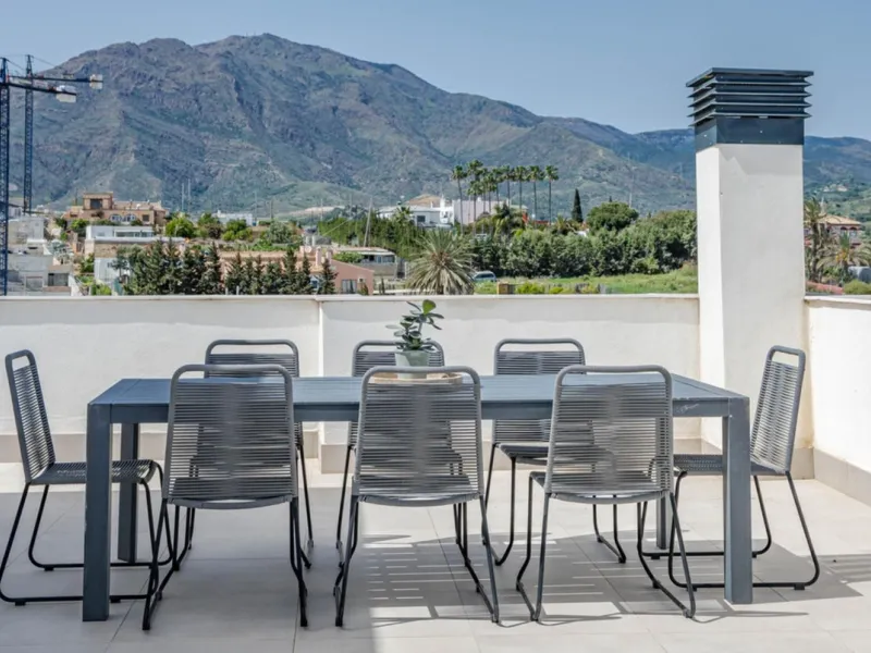 Stunning 3-Bedroom penthouse in Las mesas, estepona – Panoramic Views & Resort-Style Living
