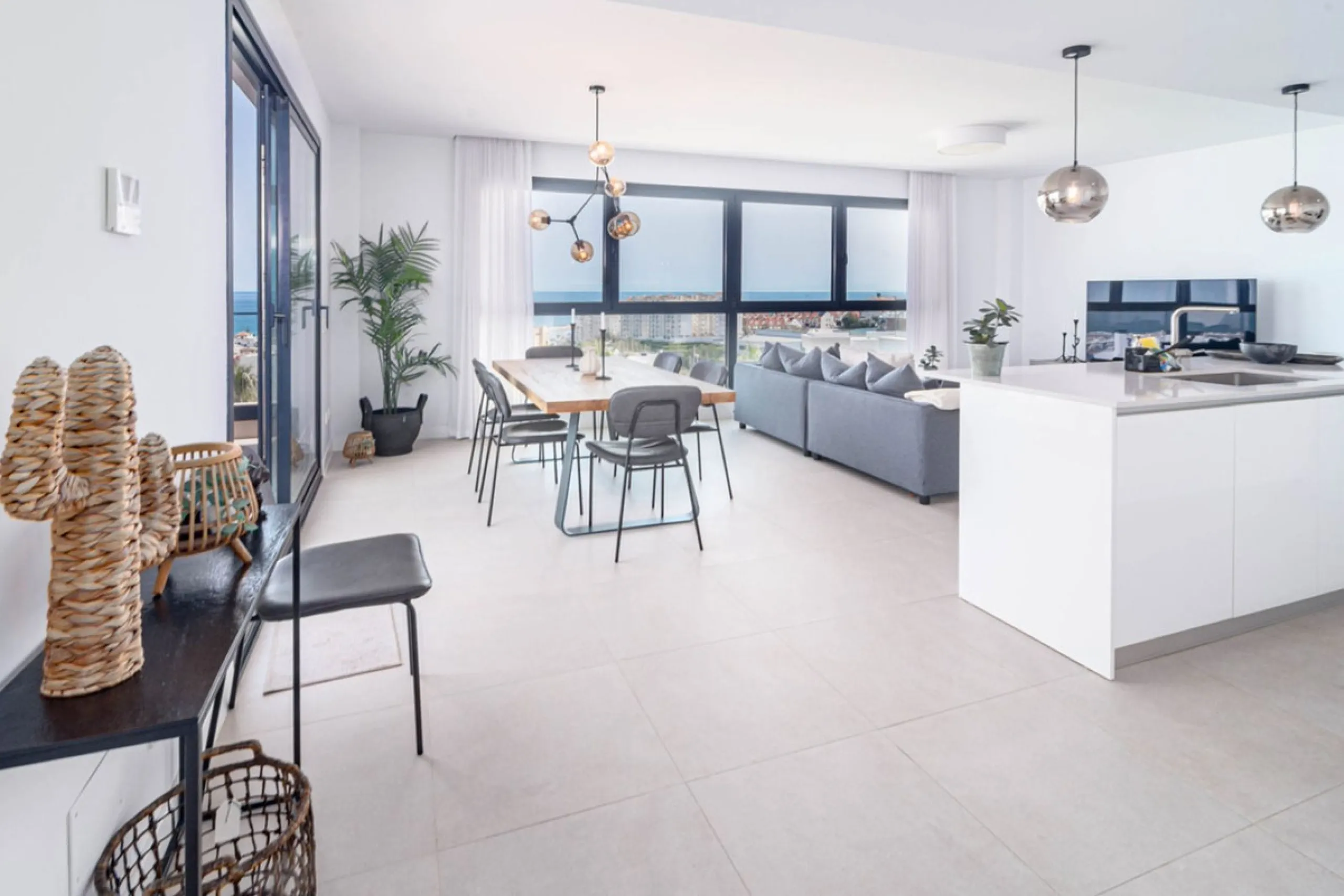 Stunning 3-Bedroom penthouse in Las mesas, estepona – Panoramic Views & Resort-Style Living