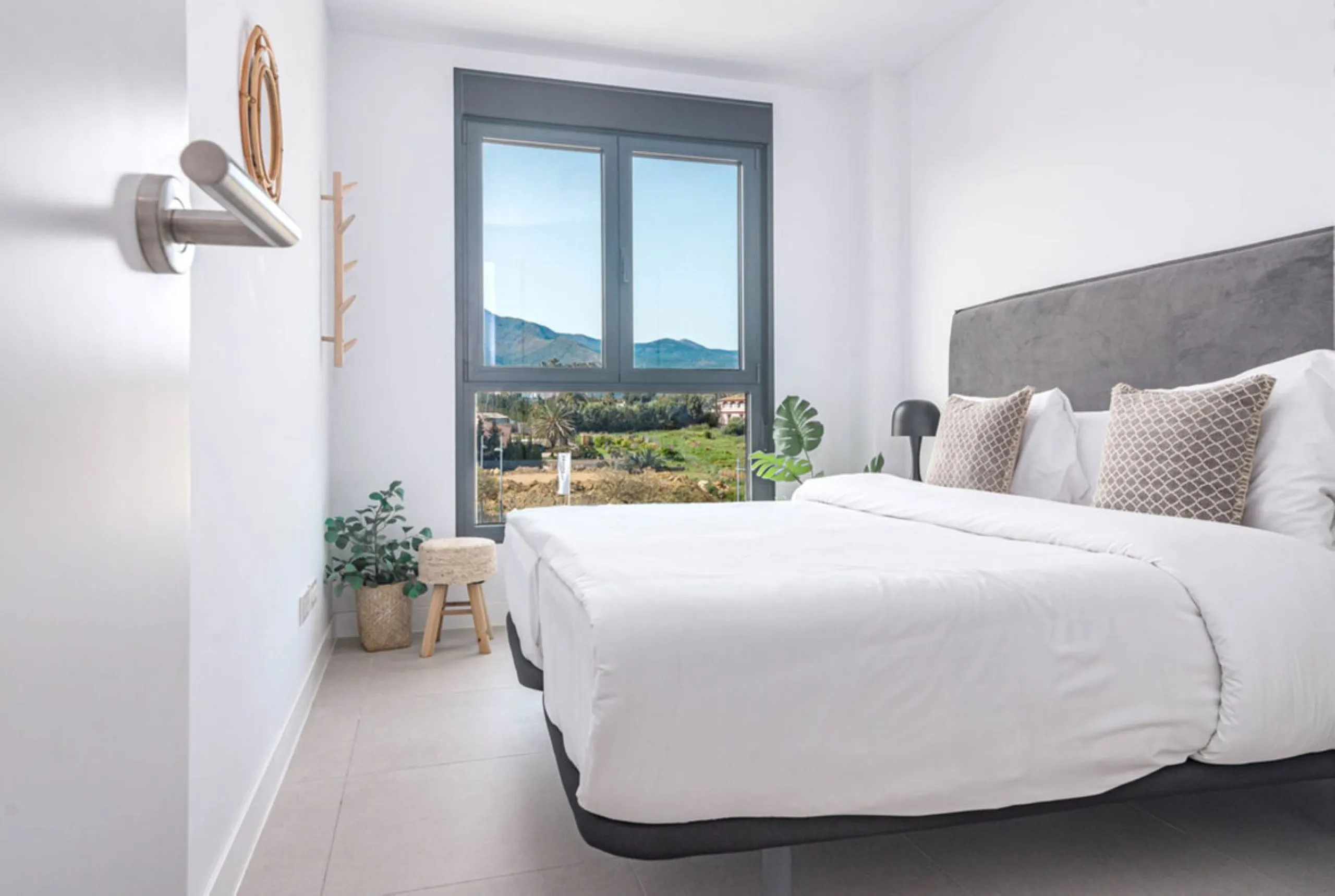 Stunning 3-Bedroom penthouse in Las mesas, estepona – Panoramic Views & Resort-Style Living
