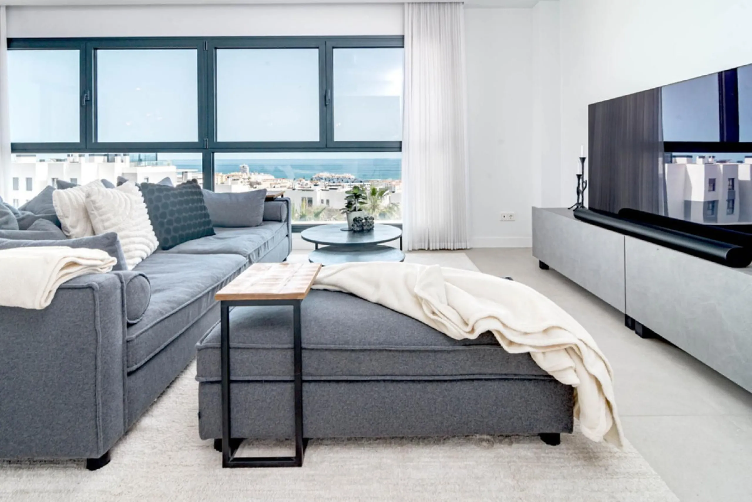 Stunning 3-Bedroom penthouse in Las mesas, estepona – Panoramic Views & Resort-Style Living