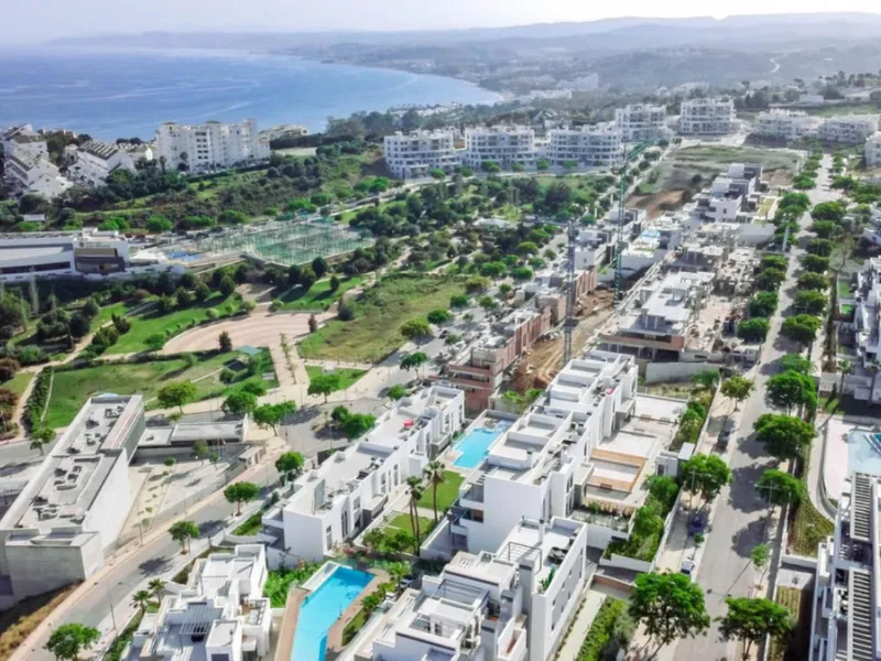 Stunning 3-Bedroom penthouse in Las mesas, estepona – Panoramic Views & Resort-Style Living