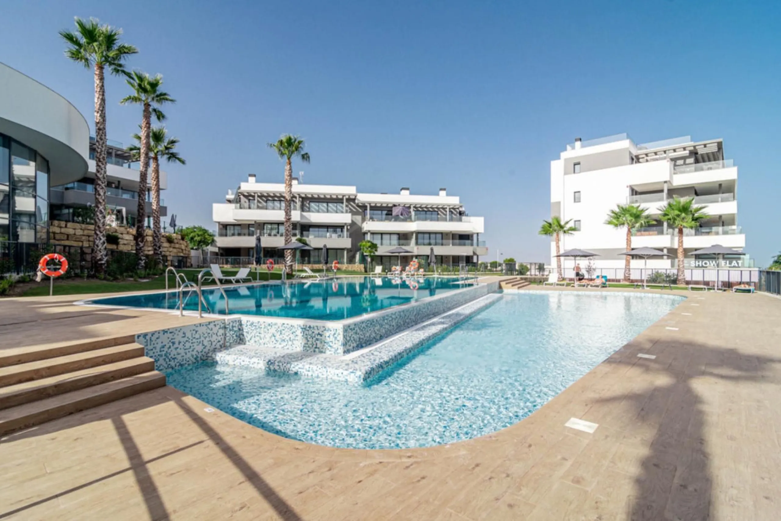 Stunning 3-Bedroom penthouse in Las mesas, estepona – Panoramic Views & Resort-Style Living