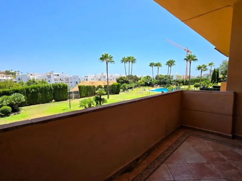 House - Townhouse в продаже в Mijas, Málaga. В доме 4 спален и 5 ванных комнат. Площадь дома 272 м²