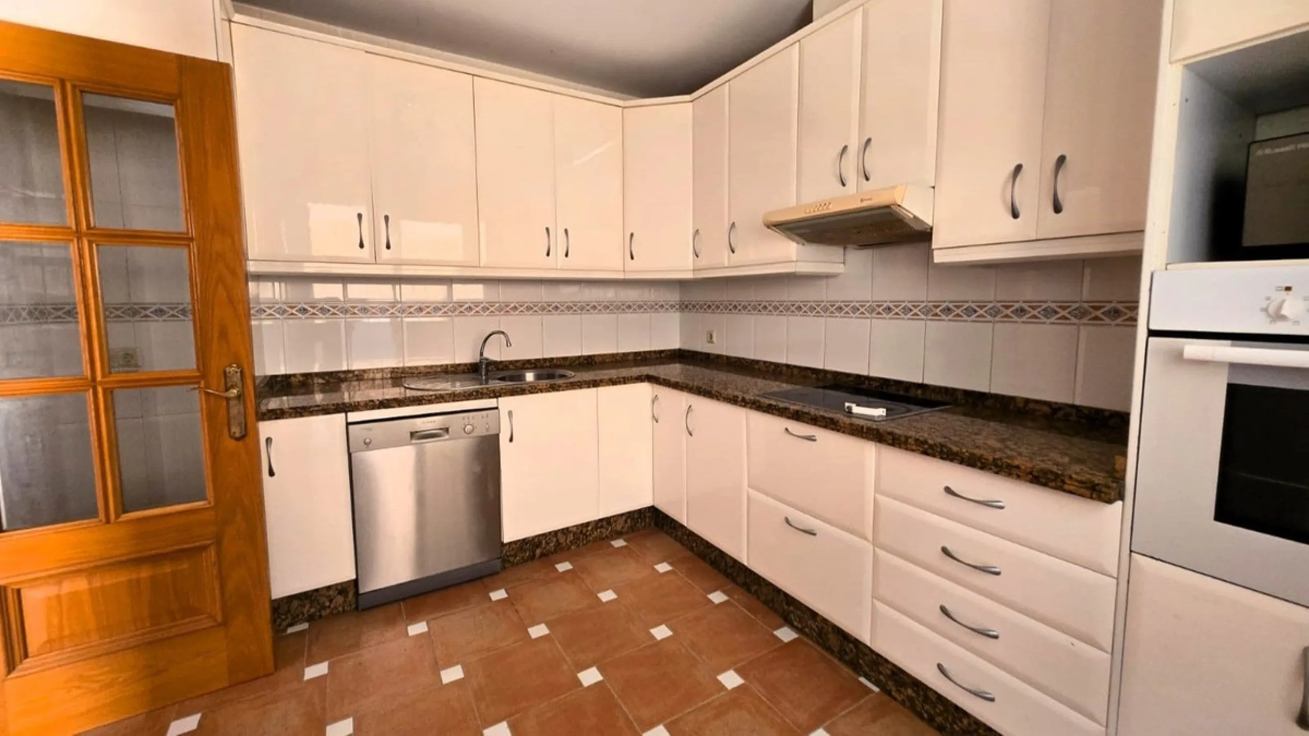 House - Townhouse в продаже в Mijas, Málaga. В доме 4 спален и 5 ванных комнат. Площадь дома 272 м²