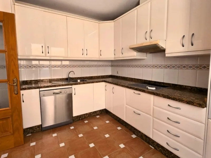House - Townhouse в продаже в Mijas, Málaga. В доме 4 спален и 5 ванных комнат. Площадь дома 272 м²
