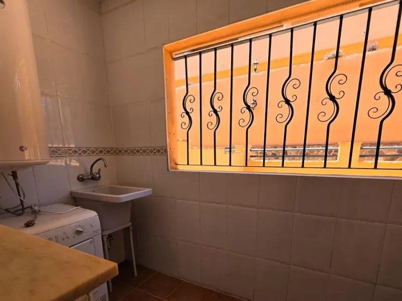 House - Townhouse в продаже в Mijas, Málaga. В доме 4 спален и 5 ванных комнат. Площадь дома 272 м²