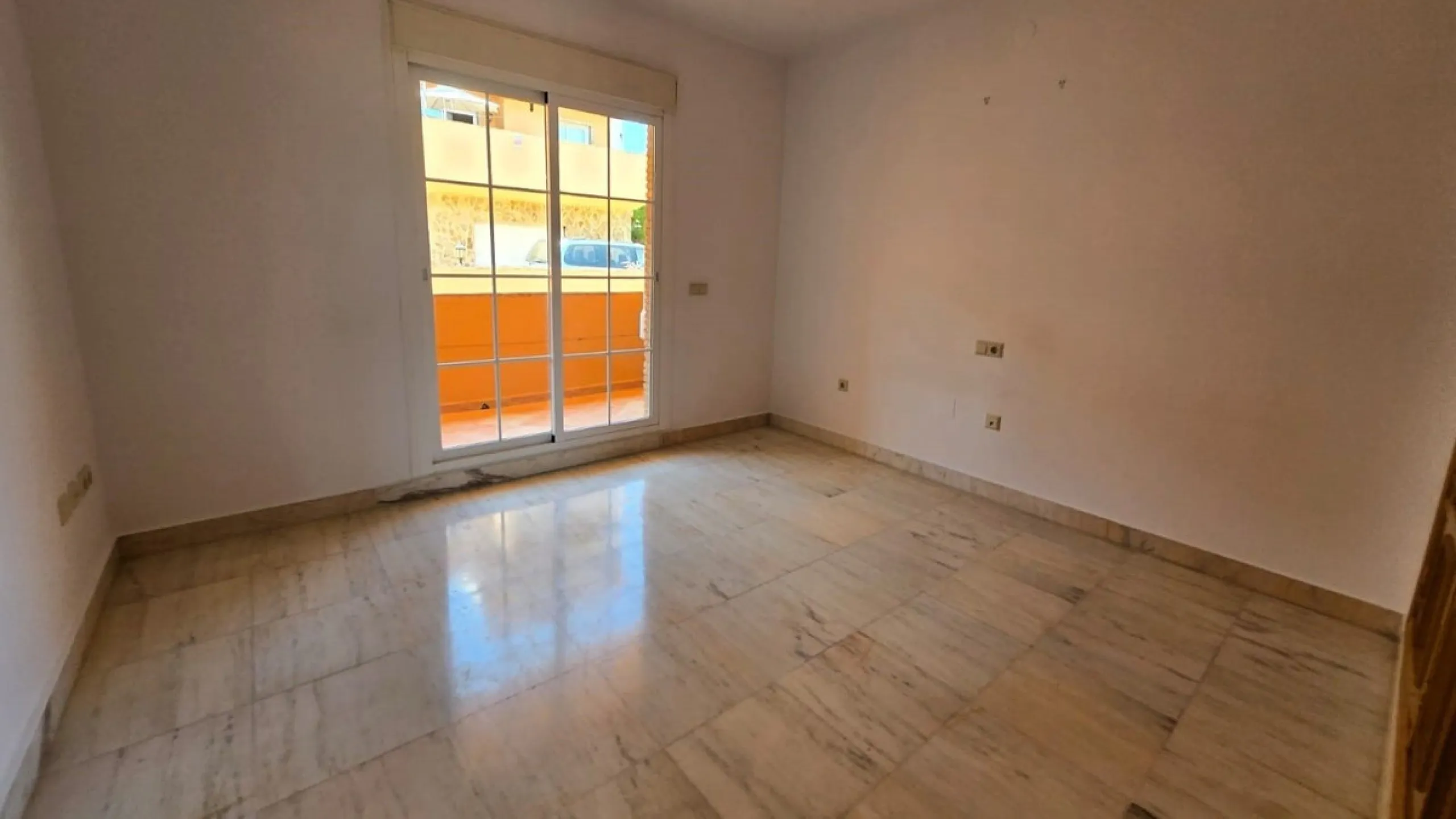 House - Townhouse в продаже в Mijas, Málaga. В доме 4 спален и 5 ванных комнат. Площадь дома 272 м²