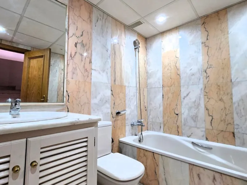 House - Townhouse в продаже в Mijas, Málaga. В доме 4 спален и 5 ванных комнат. Площадь дома 272 м²