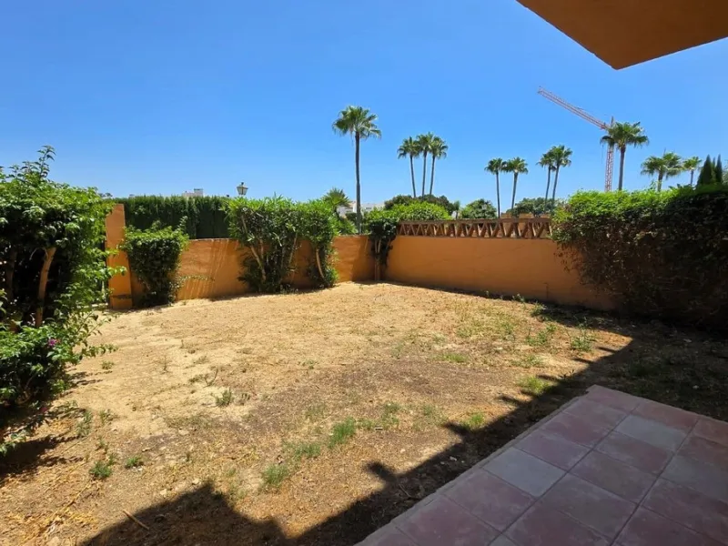 House - Townhouse в продаже в Mijas, Málaga. В доме 4 спален и 5 ванных комнат. Площадь дома 272 м²