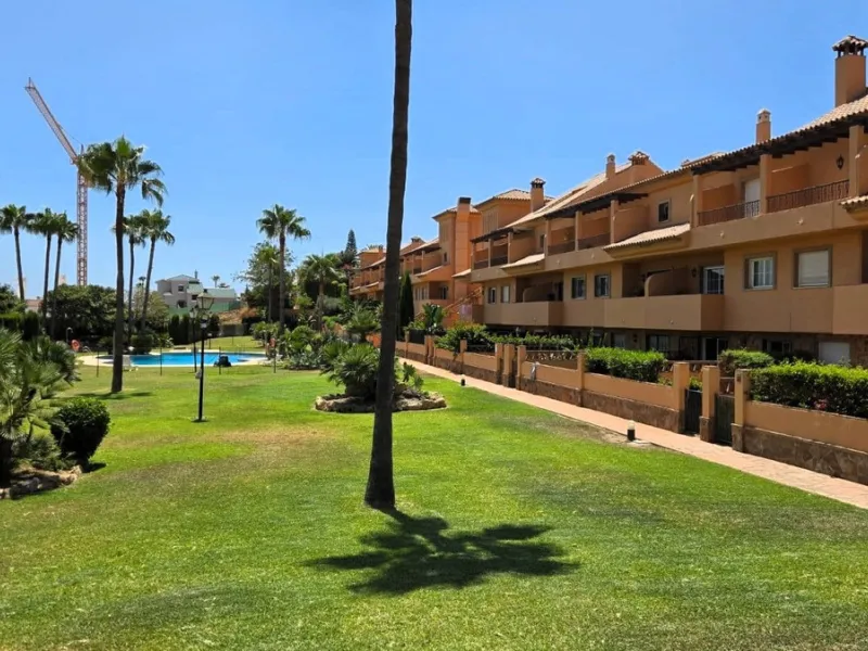 House - Townhouse в продаже в Mijas, Málaga. В доме 4 спален и 5 ванных комнат. Площадь дома 272 м²
