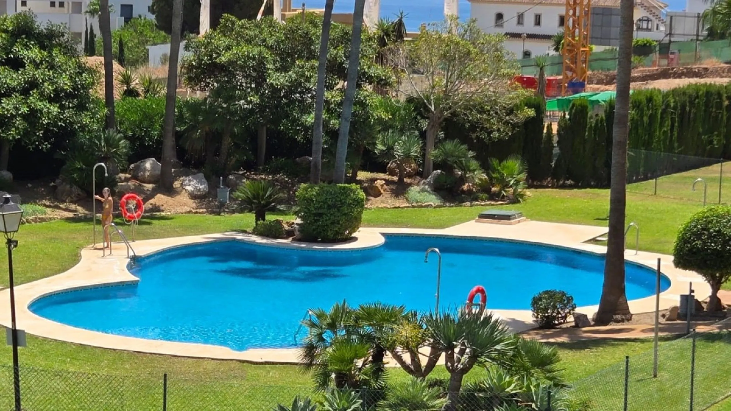 House - Townhouse в продаже в Mijas, Málaga. В доме 4 спален и 5 ванных комнат. Площадь дома 272 м²