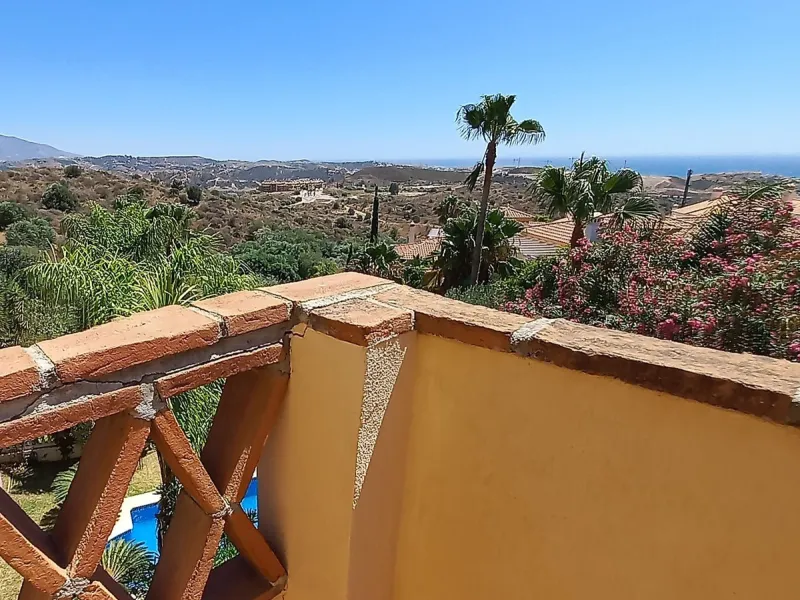 Located in the rolling hills of Mijas Costa, in the upper part of Riviera del Sol, this large villa offers the perfect balance of space, comfort, and convenience for family living. Positioned beside Cala Nova and right next to the exciting new One Bali Vi