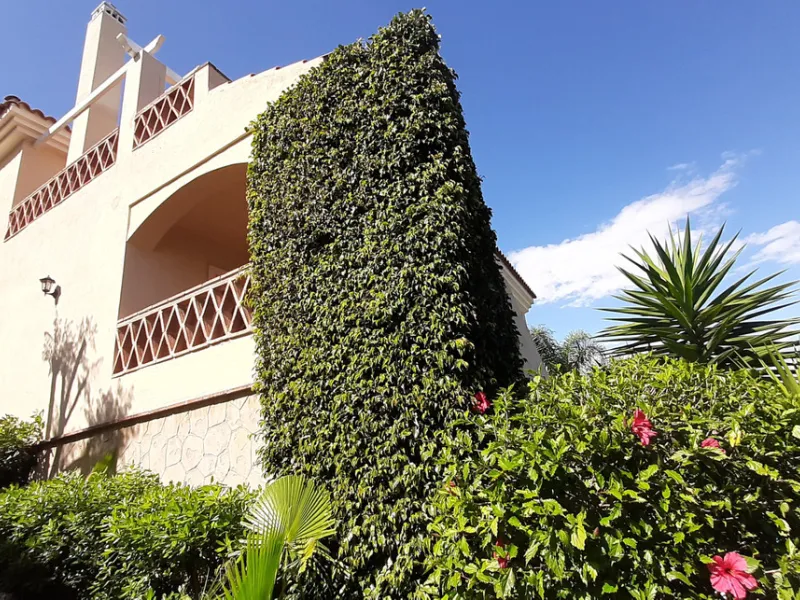 Located in the rolling hills of Mijas Costa, in the upper part of Riviera del Sol, this large villa offers the perfect balance of space, comfort, and convenience for family living. Positioned beside Cala Nova and right next to the exciting new One Bali Vi