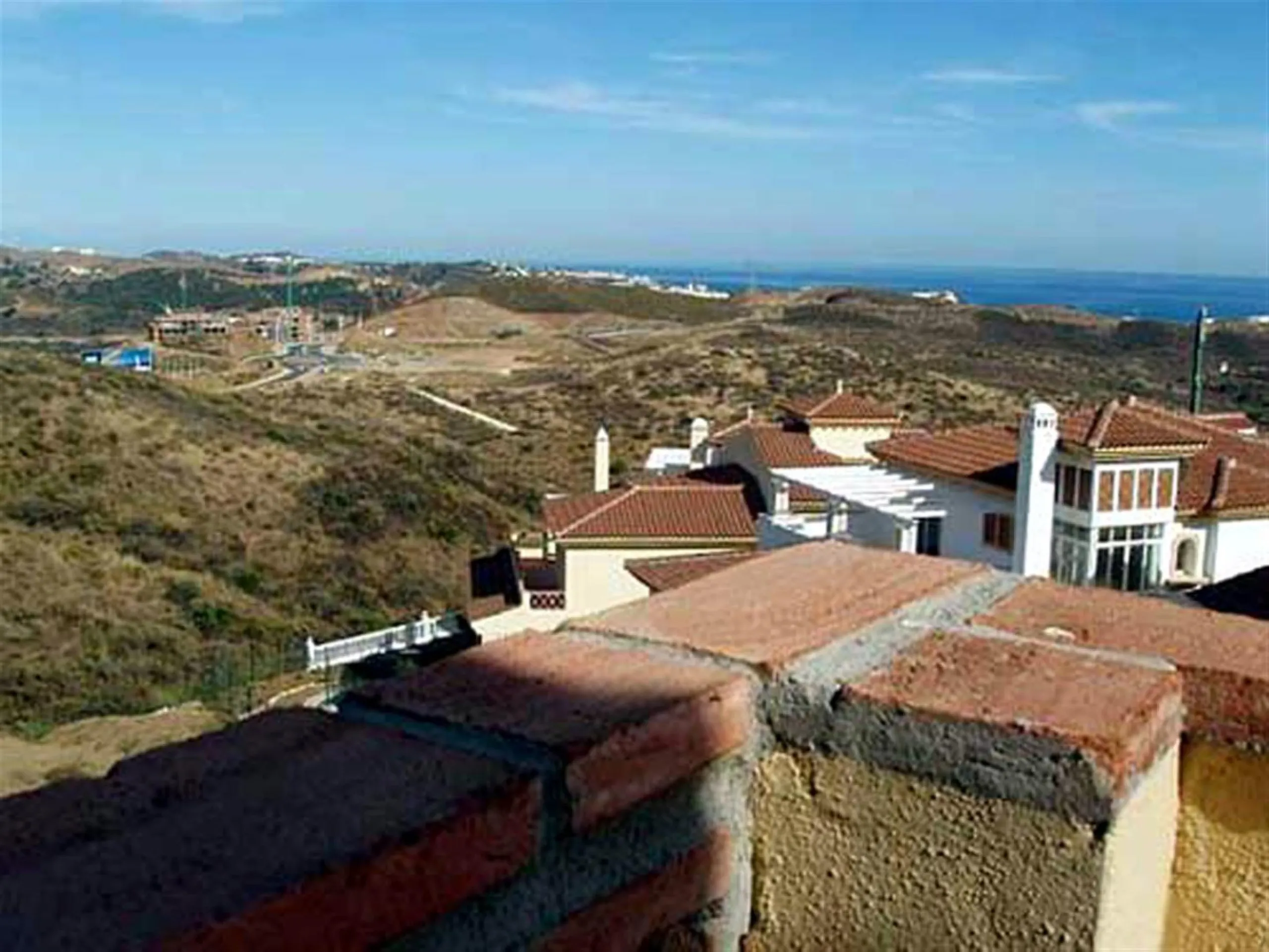 Located in the rolling hills of Mijas Costa, in the upper part of Riviera del Sol, this large villa offers the perfect balance of space, comfort, and convenience for family living. Positioned beside Cala Nova and right next to the exciting new One Bali Vi