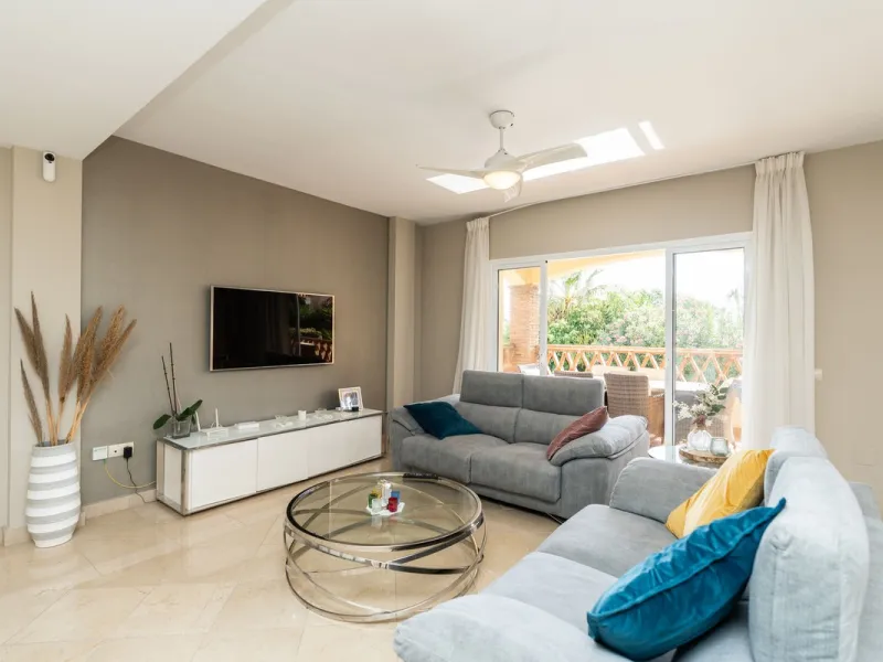 Located in the rolling hills of Mijas Costa, in the upper part of Riviera del Sol, this large villa offers the perfect balance of space, comfort, and convenience for family living. Positioned beside Cala Nova and right next to the exciting new One Bali Vi