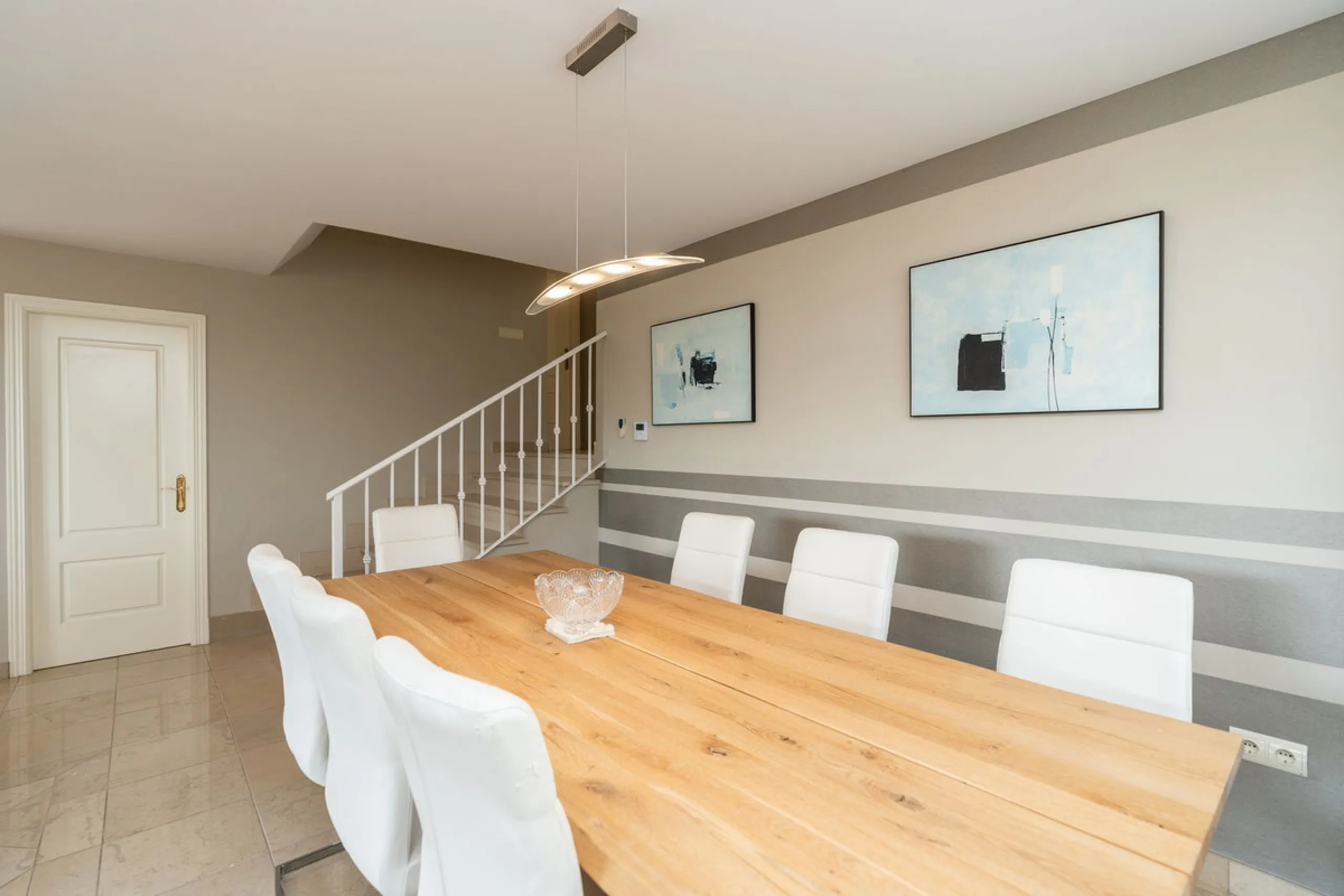 Located in the rolling hills of Mijas Costa, in the upper part of Riviera del Sol, this large villa offers the perfect balance of space, comfort, and convenience for family living. Positioned beside Cala Nova and right next to the exciting new One Bali Vi