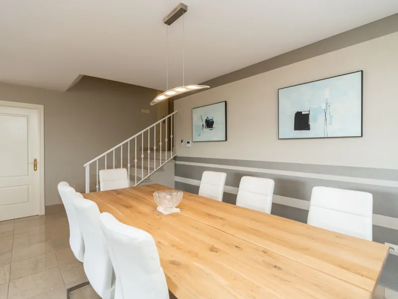Located in the rolling hills of Mijas Costa, in the upper part of Riviera del Sol, this large villa offers the perfect balance of space, comfort, and convenience for family living. Positioned beside Cala Nova and right next to the exciting new One Bali Vi