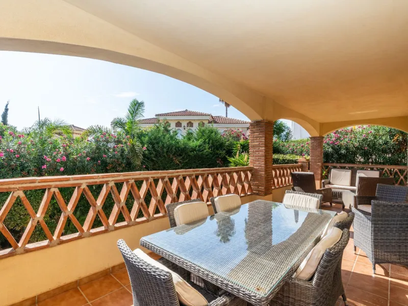 Located in the rolling hills of Mijas Costa, in the upper part of Riviera del Sol, this large villa offers the perfect balance of space, comfort, and convenience for family living. Positioned beside Cala Nova and right next to the exciting new One Bali Vi