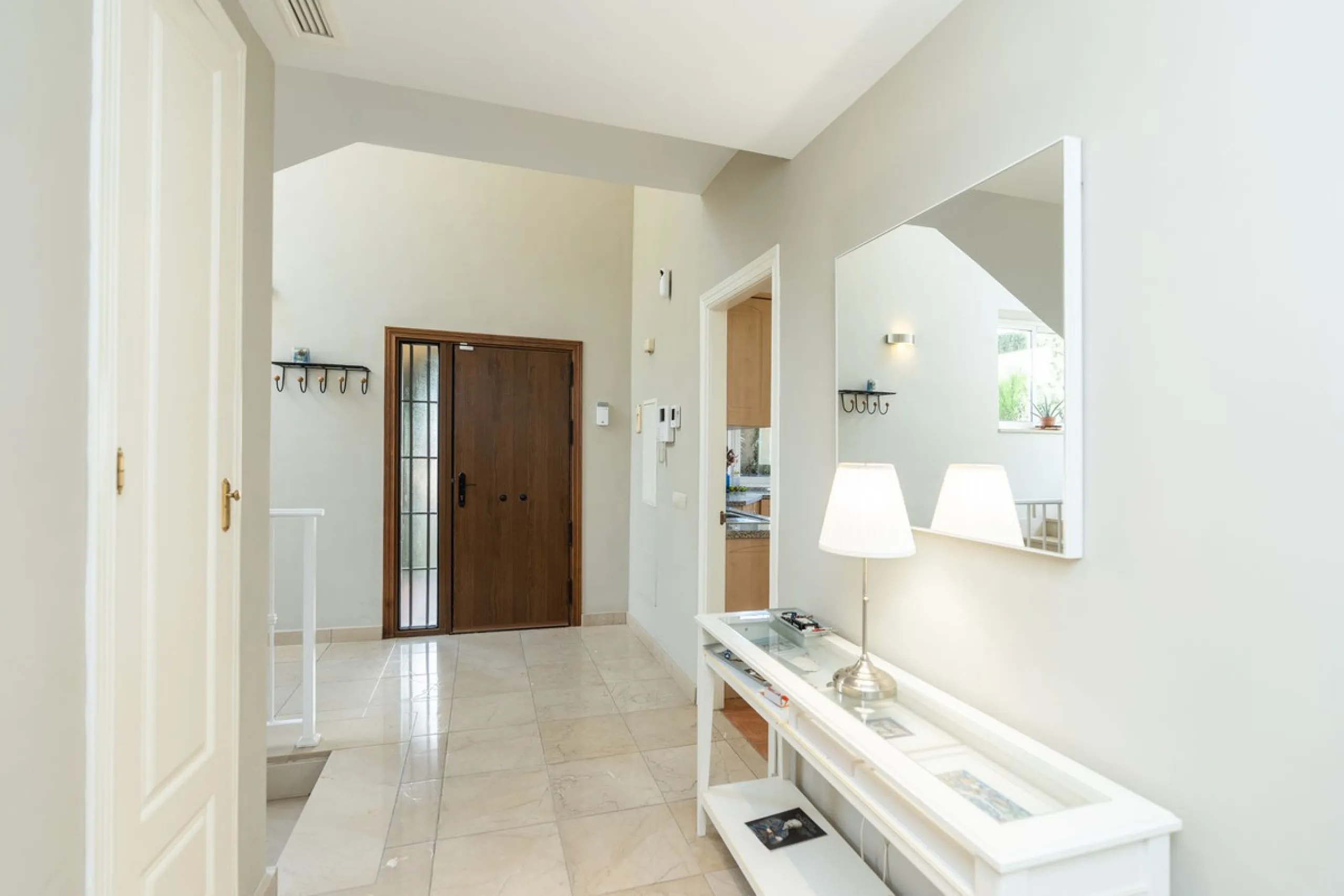 Located in the rolling hills of Mijas Costa, in the upper part of Riviera del Sol, this large villa offers the perfect balance of space, comfort, and convenience for family living. Positioned beside Cala Nova and right next to the exciting new One Bali Vi