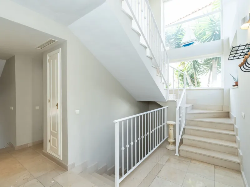 Located in the rolling hills of Mijas Costa, in the upper part of Riviera del Sol, this large villa offers the perfect balance of space, comfort, and convenience for family living. Positioned beside Cala Nova and right next to the exciting new One Bali Vi