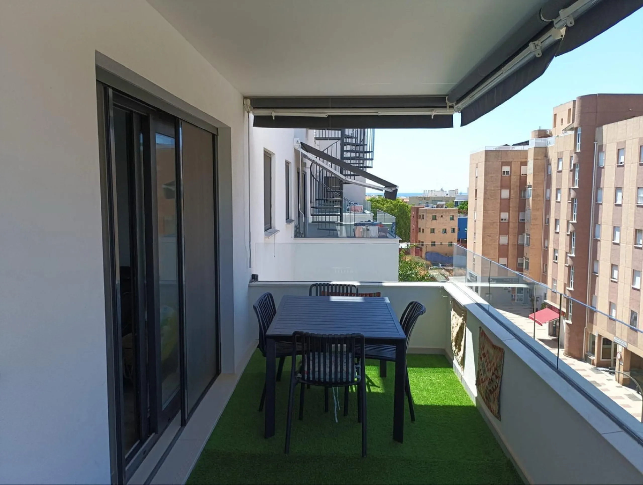 Attractive 4-Bedroom Duplex Penthouse in Estepona City – Stunning Sea and Mountain Views with Luxury Amenities!