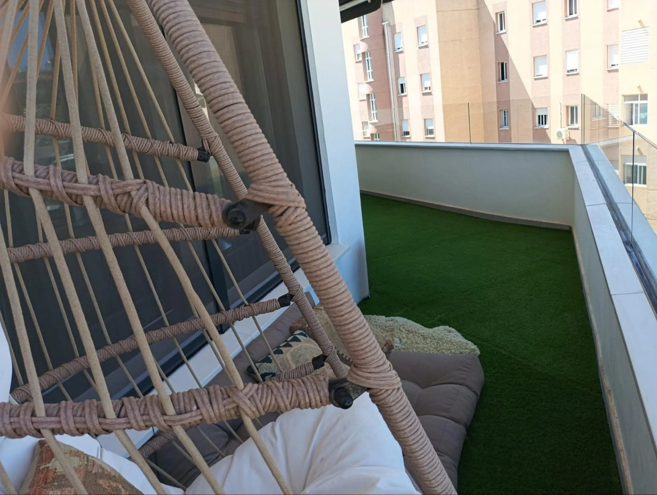 Attractive 4-Bedroom Duplex Penthouse in Estepona City – Stunning Sea and Mountain Views with Luxury Amenities!