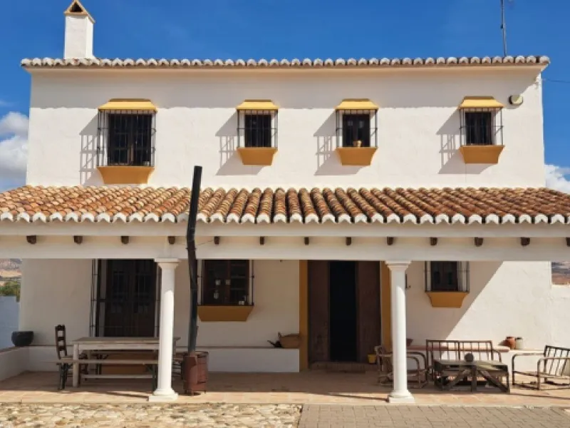 Classic Hacienda in Alora: