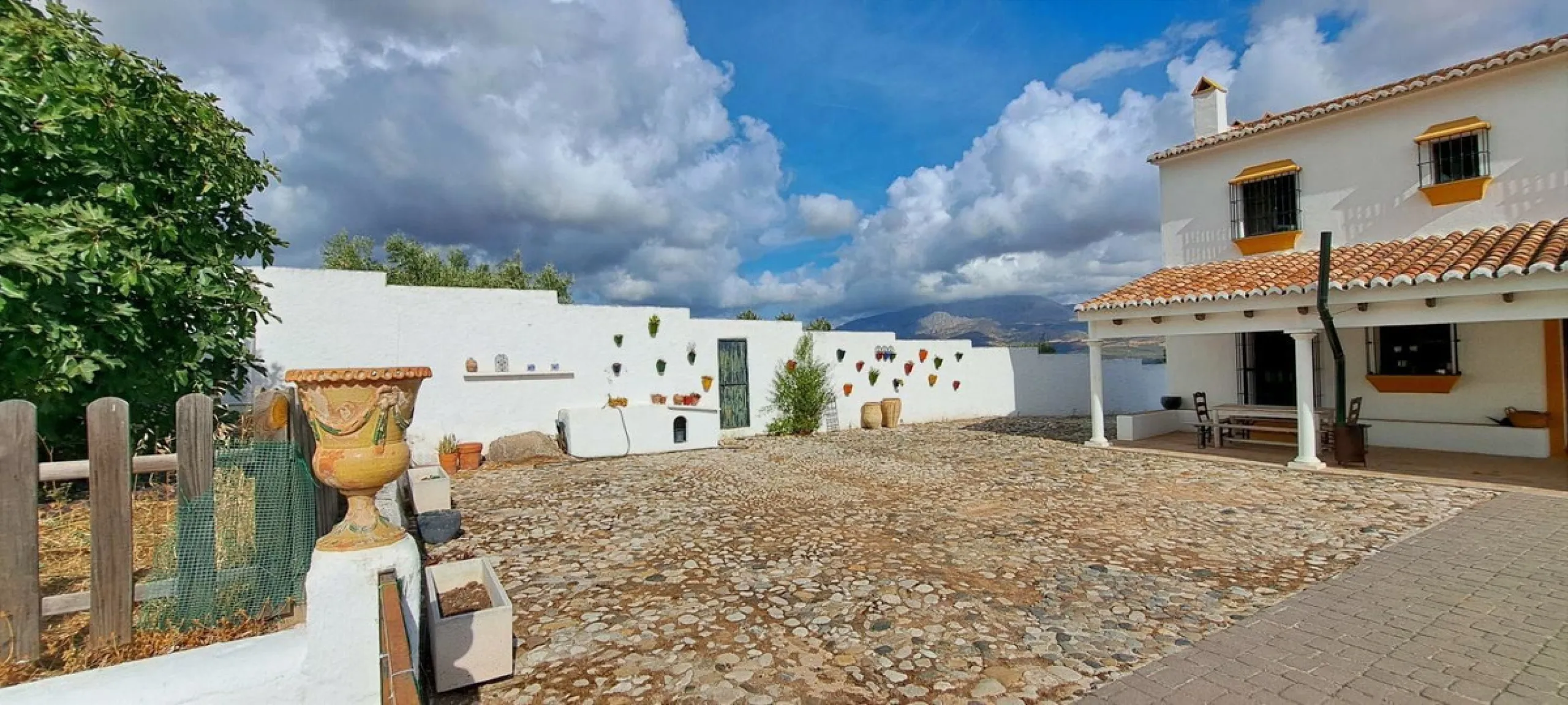 Classic Hacienda in Alora:
