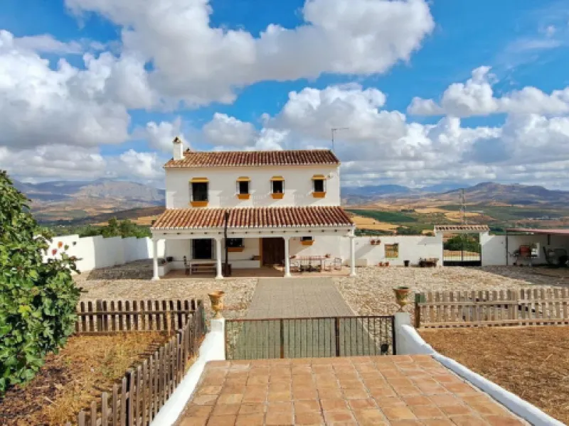 Classic Hacienda in Alora: