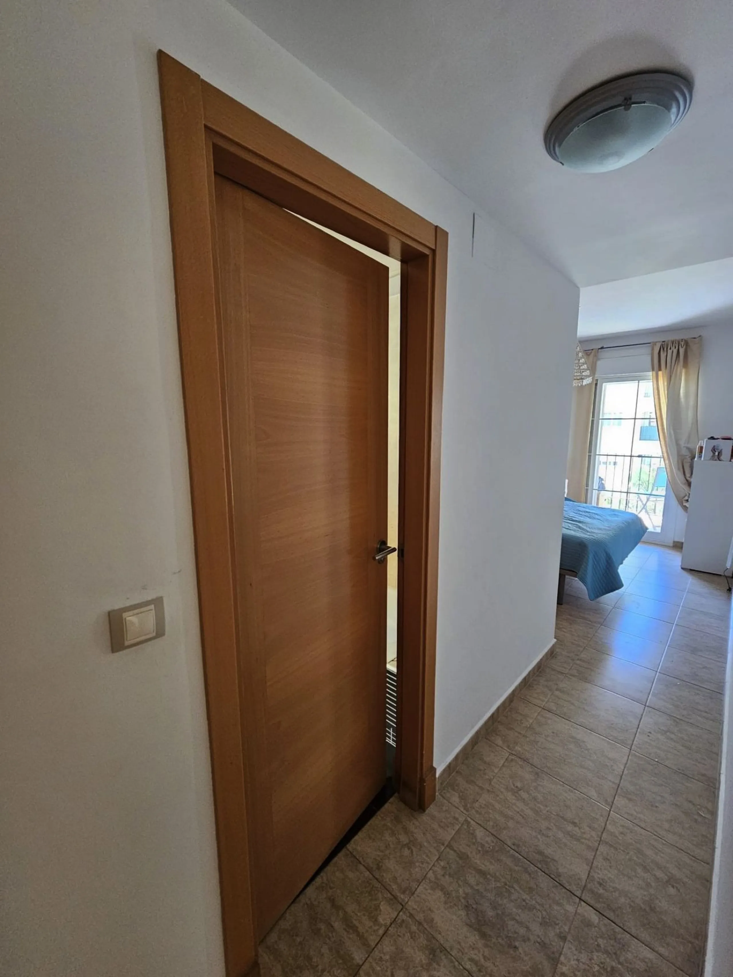 Bright Top-Floor Apartment in the Heart of Modern Estepona – Fully Furnished with Terrace and AC!