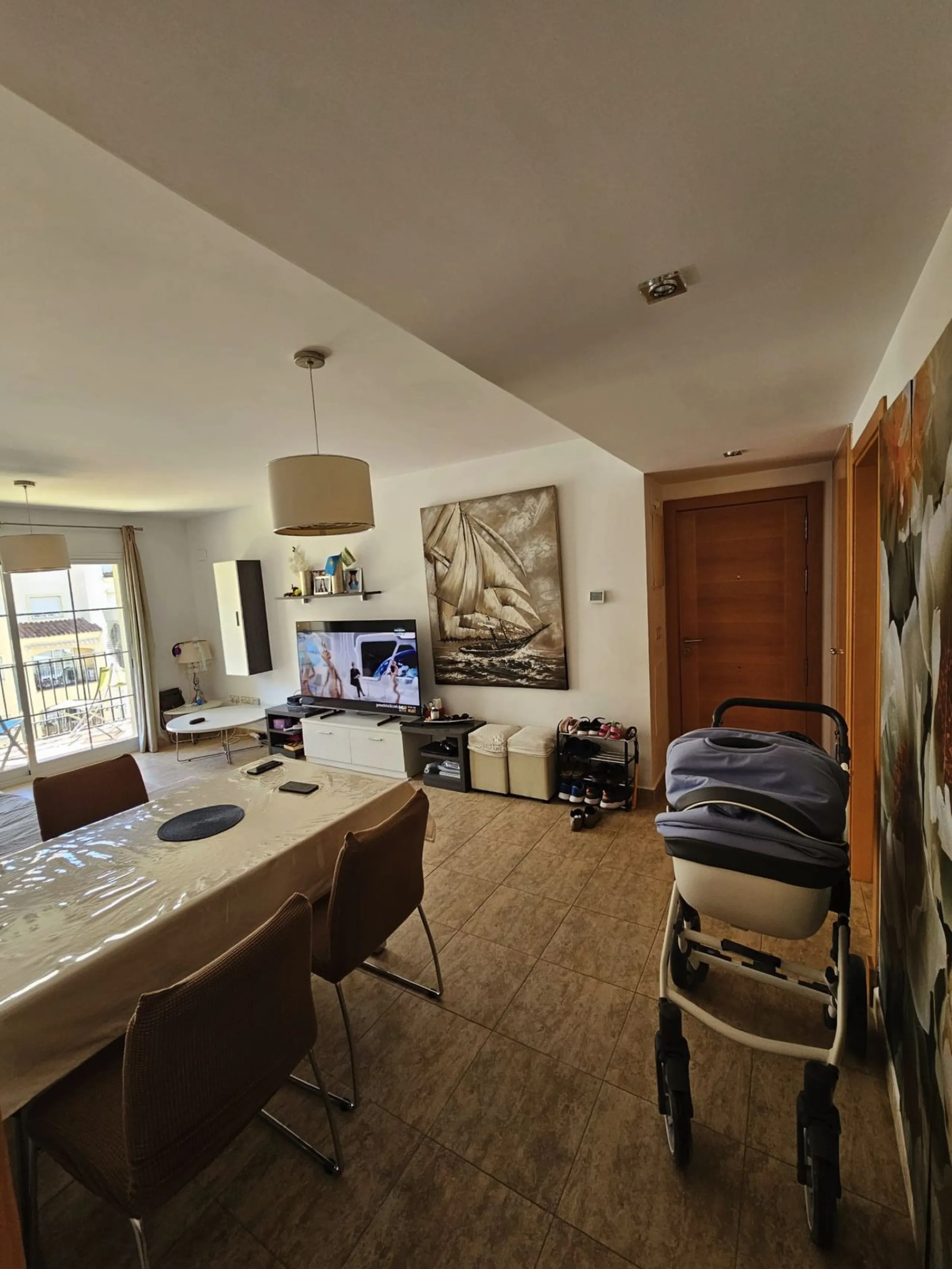 Bright Top-Floor Apartment in the Heart of Modern Estepona – Fully Furnished with Terrace and AC!