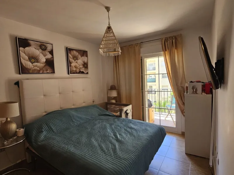 Bright Top-Floor Apartment in the Heart of Modern Estepona – Fully Furnished with Terrace and AC!