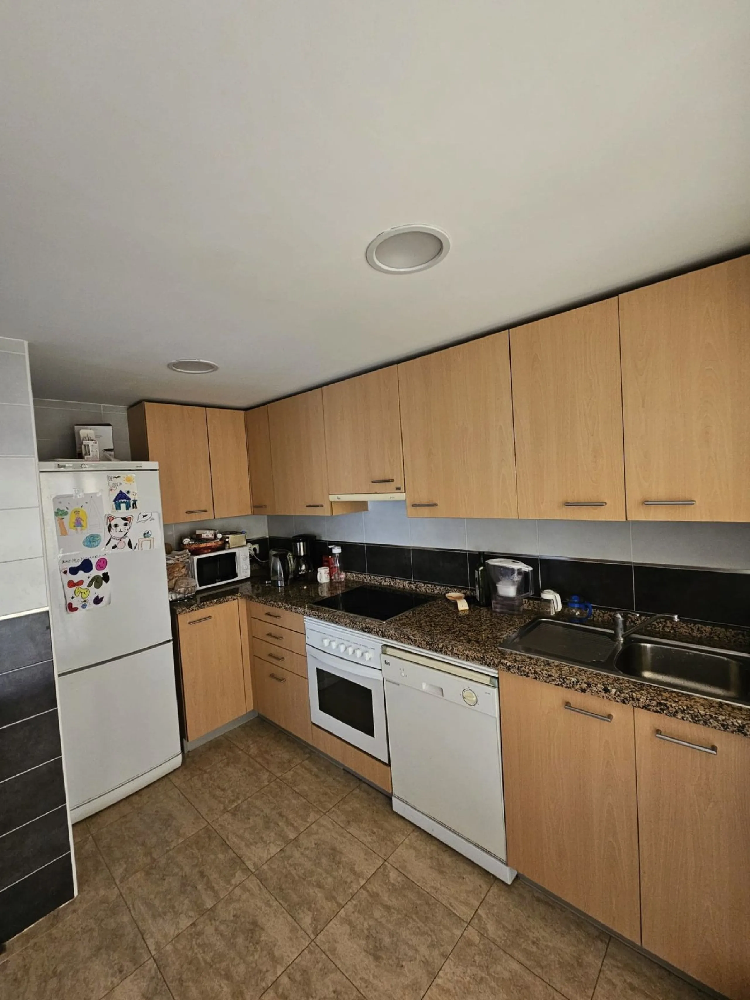 Bright Top-Floor Apartment in the Heart of Modern Estepona – Fully Furnished with Terrace and AC!