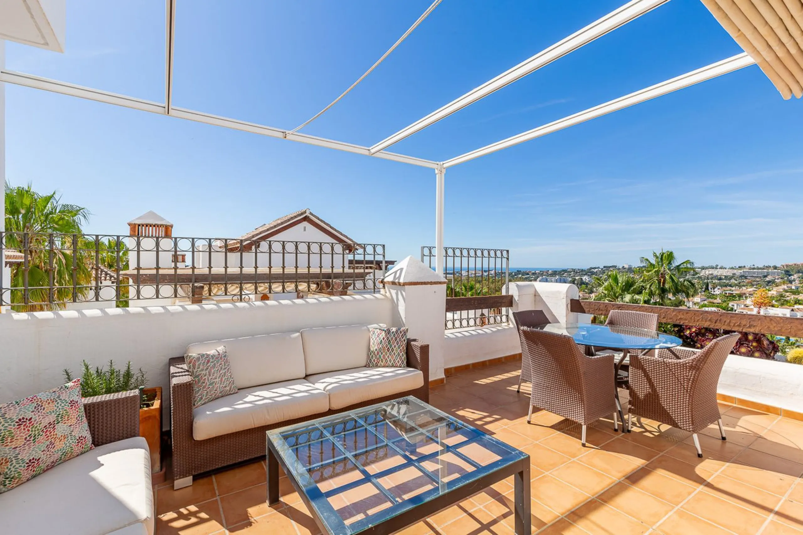 A fantastic penthouse duplex apartment with stunning views over the ocean, mountains and beautiful surroundings of Nueva Andalucia.