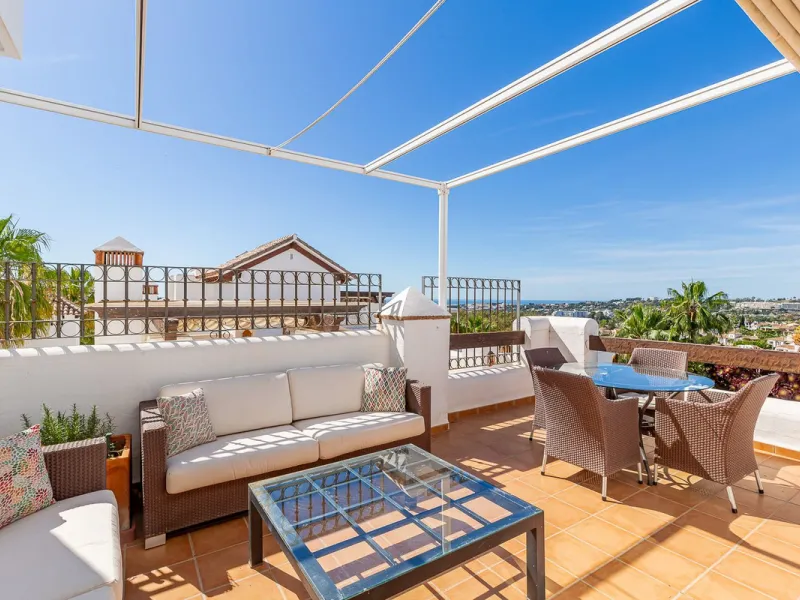 A fantastic penthouse duplex apartment with stunning views over the ocean, mountains and beautiful surroundings of Nueva Andalucia.