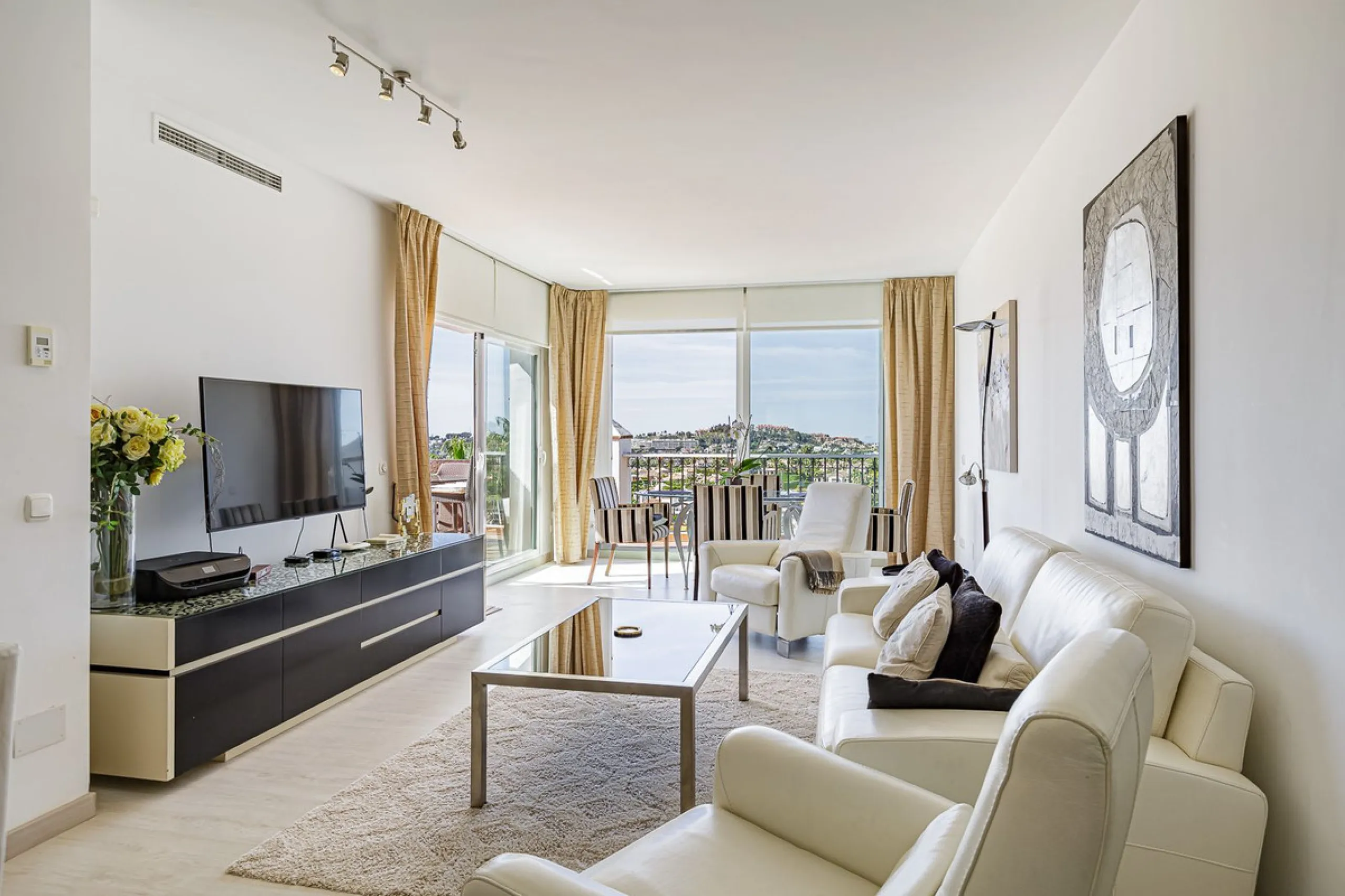 A fantastic penthouse duplex apartment with stunning views over the ocean, mountains and beautiful surroundings of Nueva Andalucia.