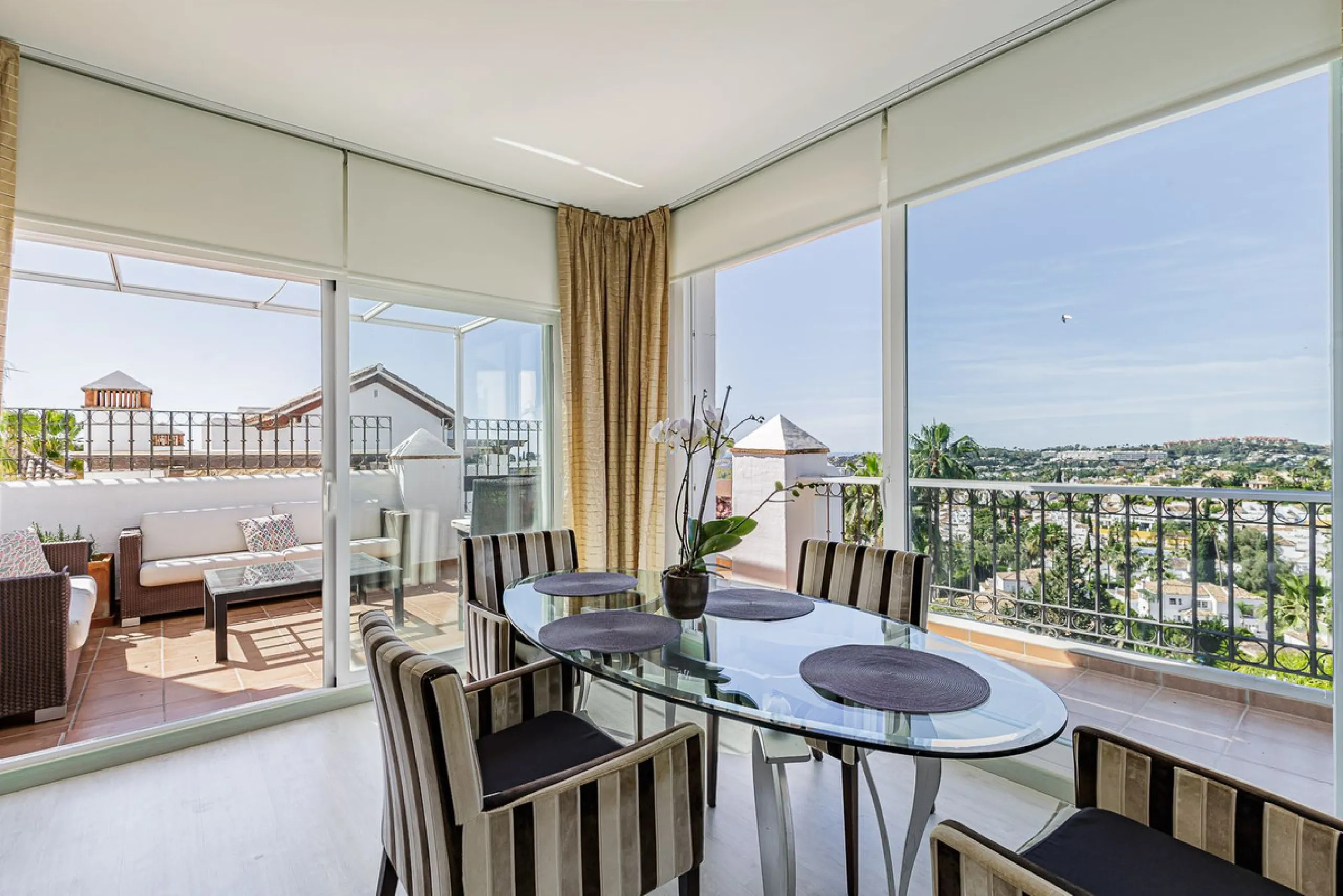 A fantastic penthouse duplex apartment with stunning views over the ocean, mountains and beautiful surroundings of Nueva Andalucia.