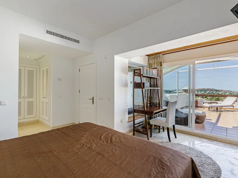 A fantastic penthouse duplex apartment with stunning views over the ocean, mountains and beautiful surroundings of Nueva Andalucia.